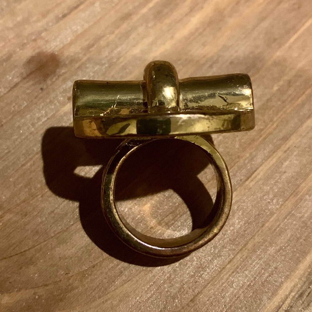 Tory Burch Round Toggle Gold Statement Ring - image 5